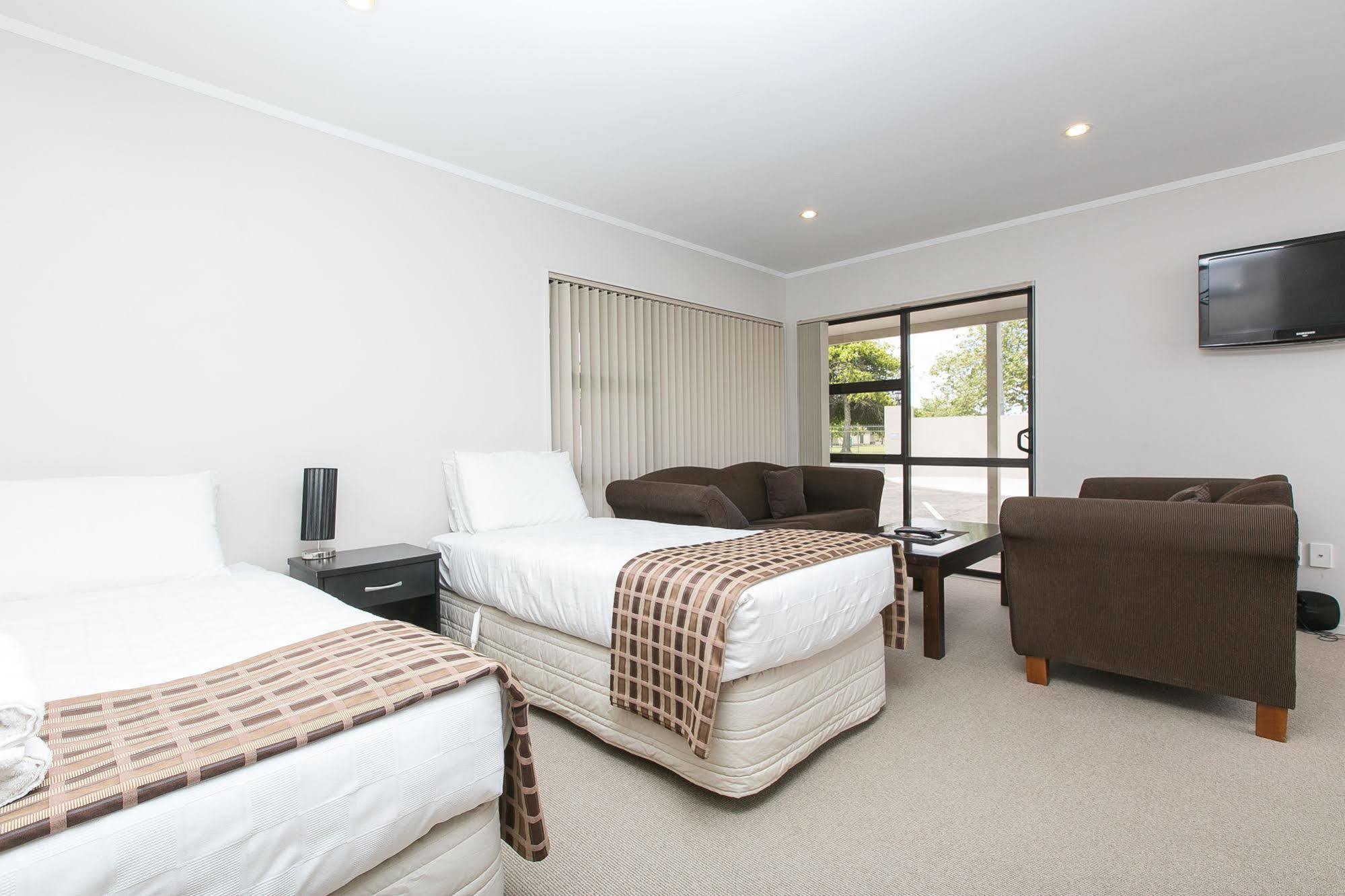 Parkview Motor Inn Pukekohe Eksteriør bilde