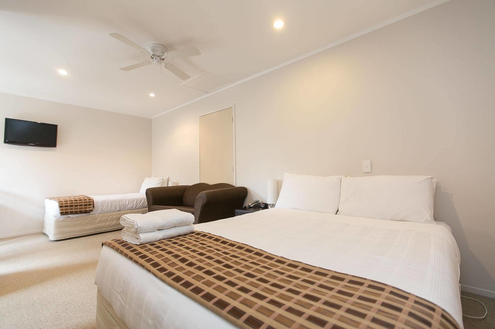 Parkview Motor Inn Pukekohe Eksteriør bilde